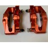 paire d'étrier avant rouge Beringer TRX 450