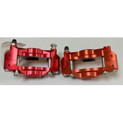 paire d'étrier avant rouge Suzuki LTR